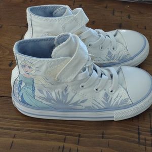 Converse elsa